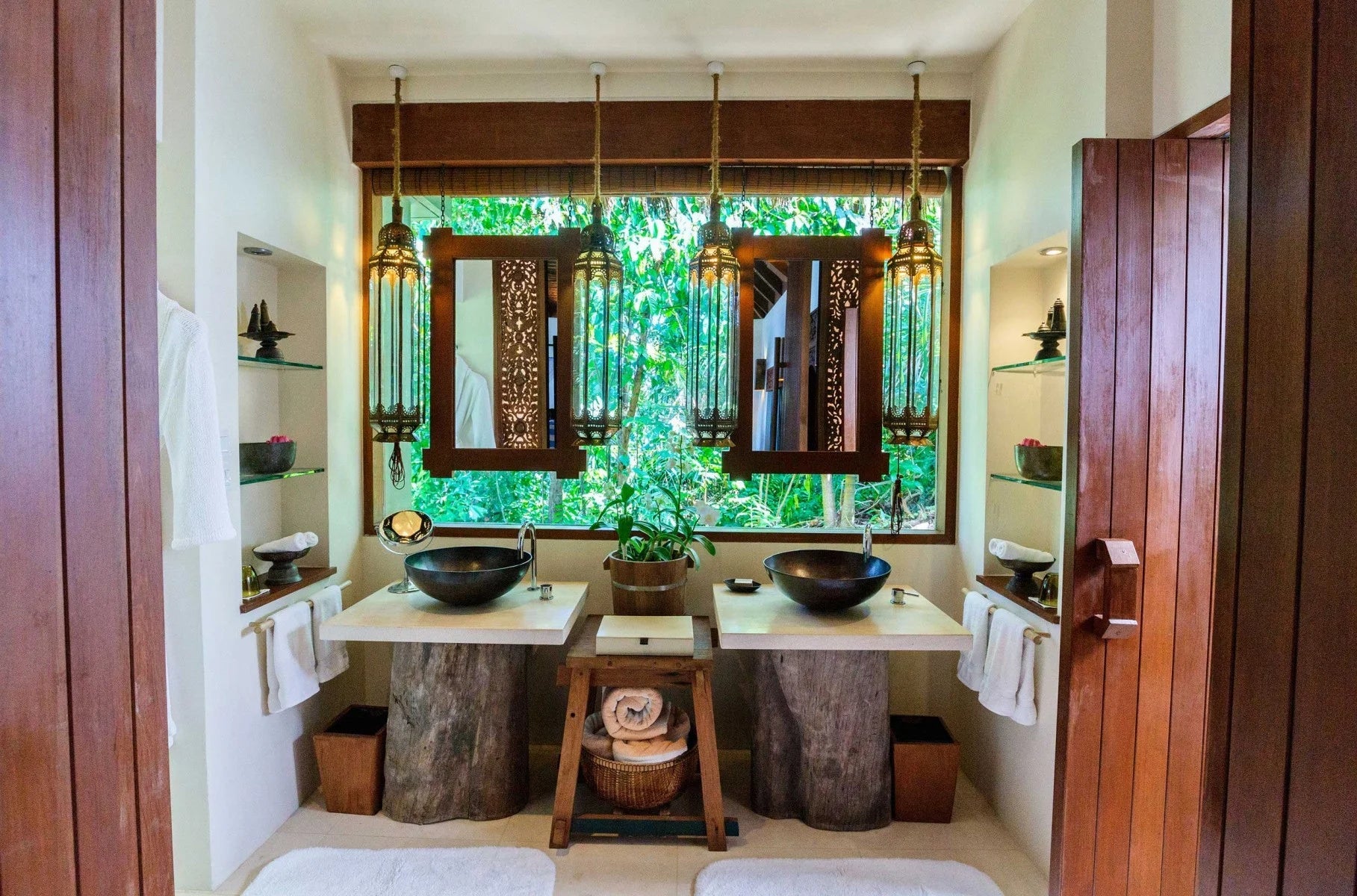 Banana Leaves, Gold and Teak: Caribbean Style Bathroom Décor